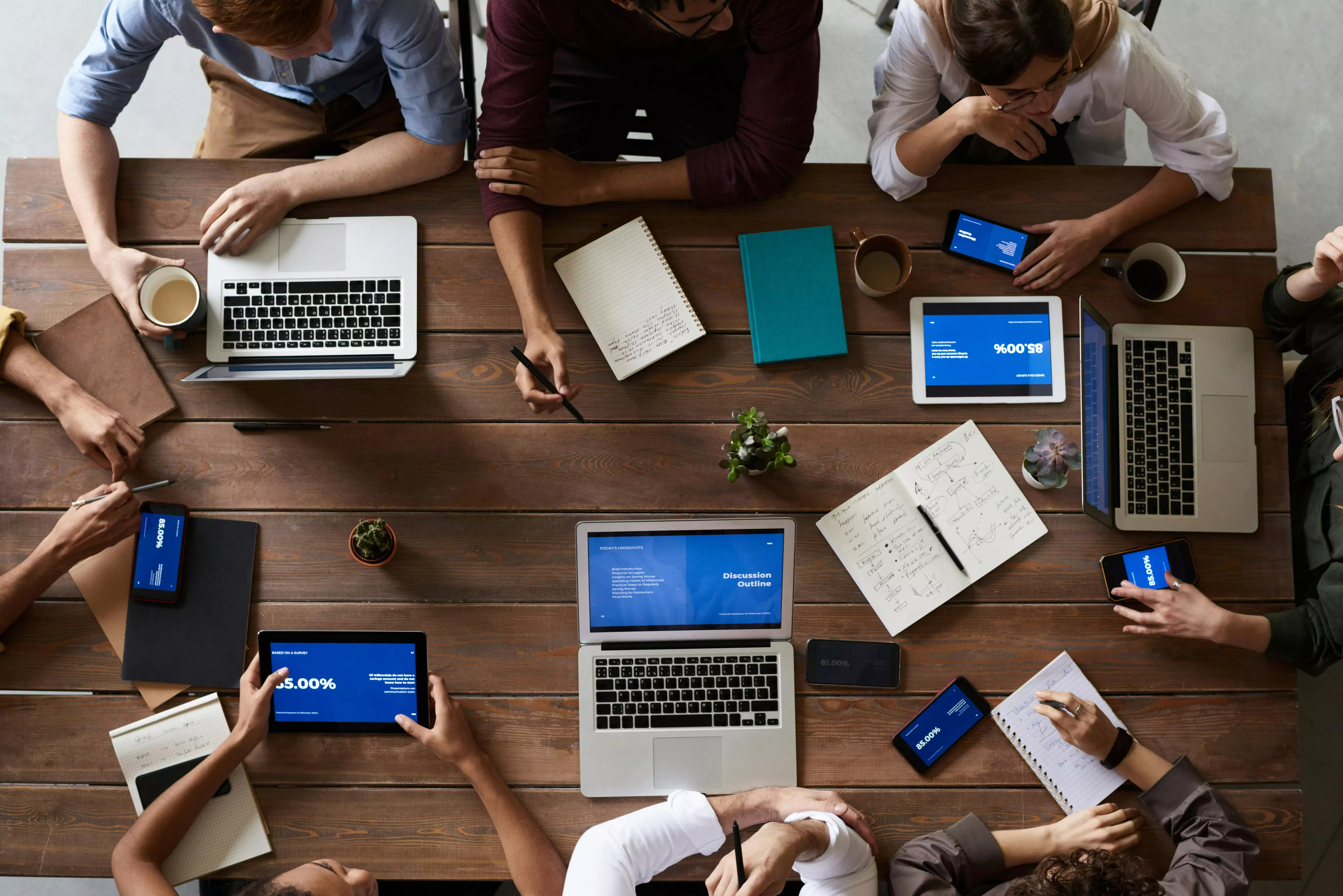 Serviços de Desenvolvimento e Consultoria em Tecnologia Banner dos serviços de desenvolvimento de software, aplicativos, IA e automação em Fortaleza
